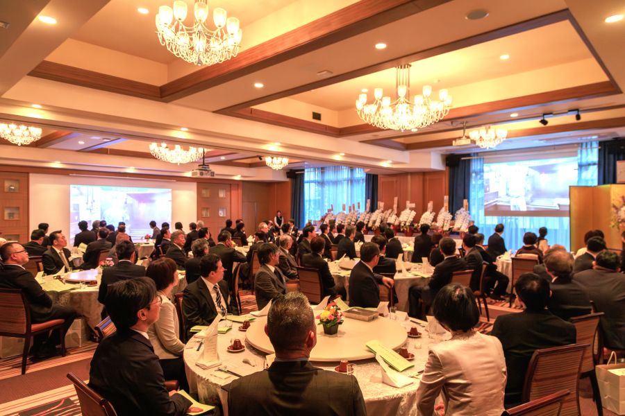 多くの皆様にご臨席いただき、おかげさまで大変盛大な会となりました。